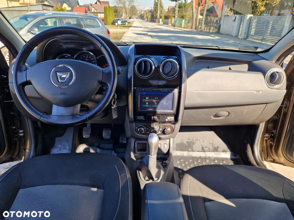 Dacia Duster 1.6 SCe Laureate S&S - 17