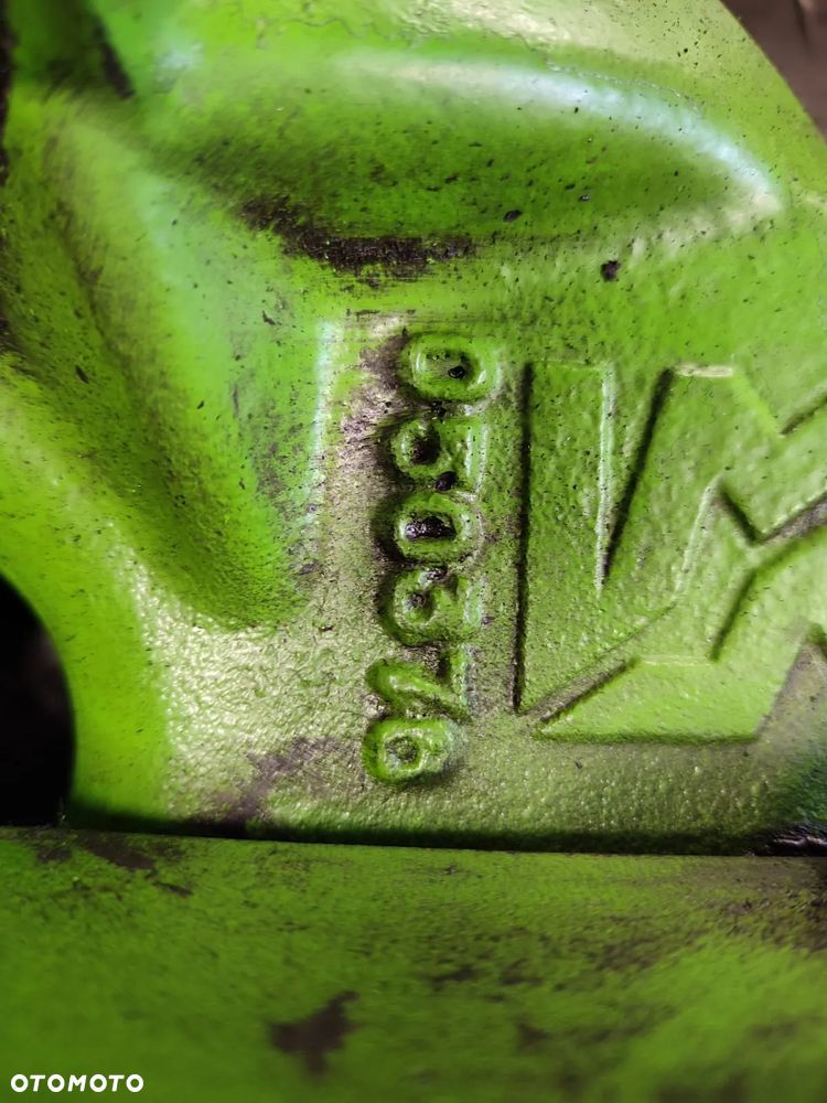 Zwolnica zwrotnica 050376 piasta półoś  Merlo Roto - 9