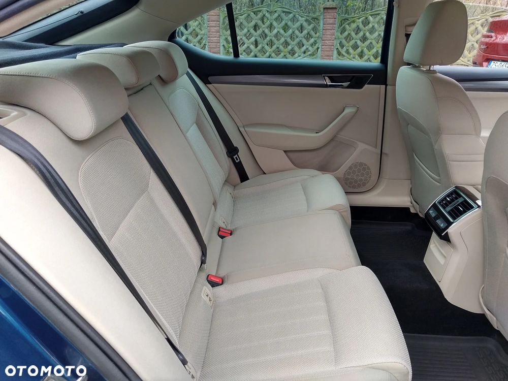 Skoda Superb 2.0 TDI SCR Style DSG - 14