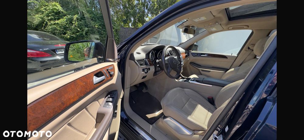Mercedes-Benz GL - 22