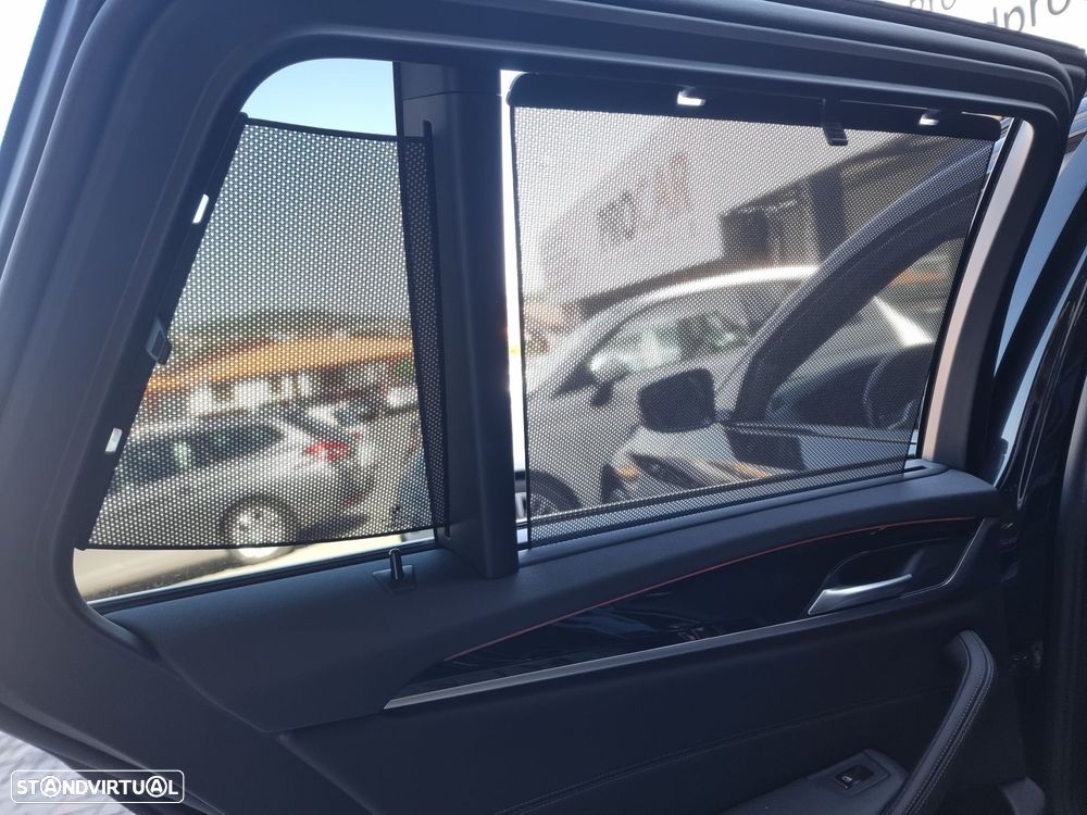 BMW 520 d Pack Desportivo M Auto - 31