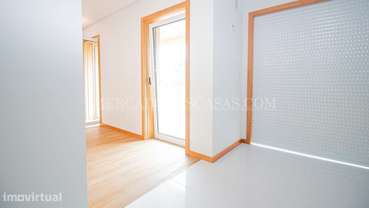 Apartamento T3 C/ Qualidade construtiva, amplas áreas, piscina no c... - Grande imagem: 5/19