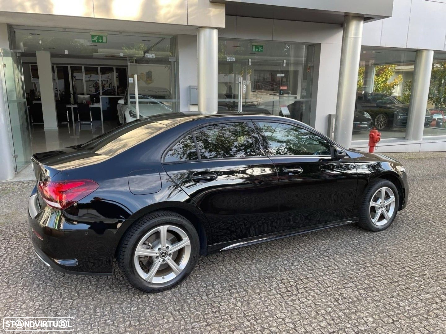 Mercedes-Benz A 250 Limousine e AMG Line - 10