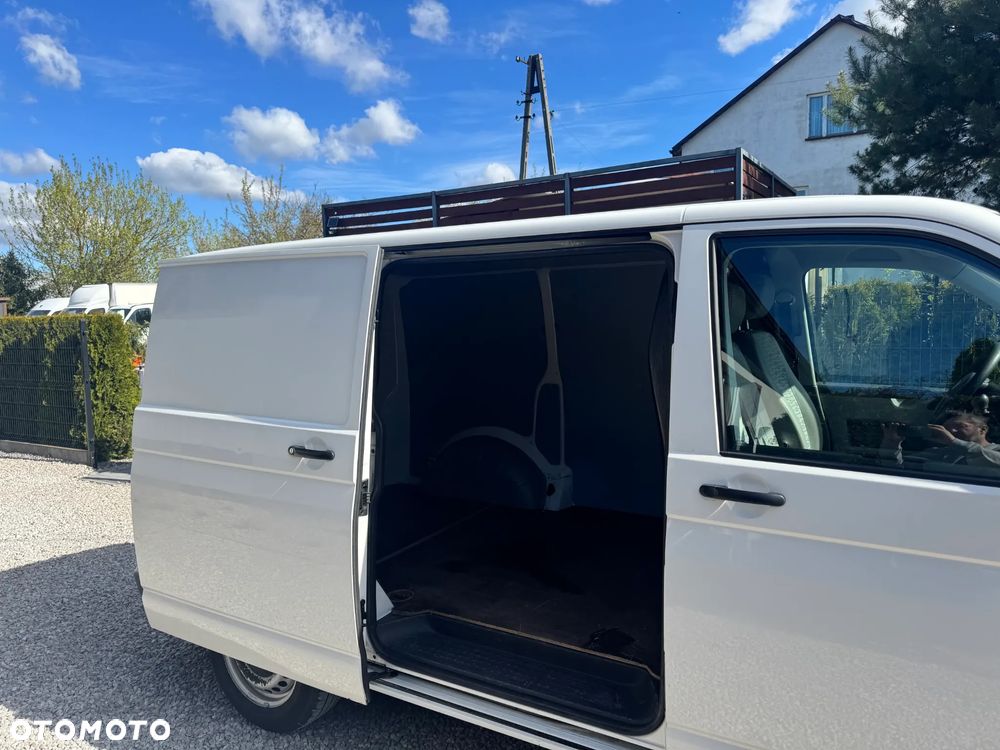 Volkswagen VW Transporter T5 LIFT**2.0 TDI Common Rail**Klimatyzacja**Sprowadzony - 8