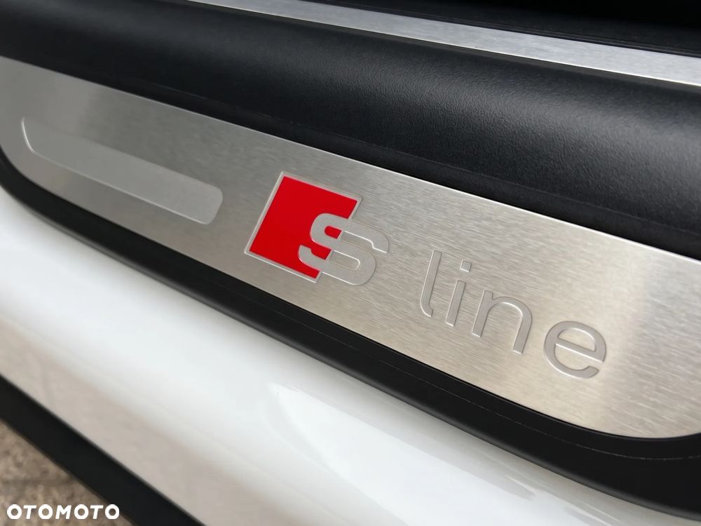 Audi Q3 2.0 TFSI Quattro S tronic design - 10