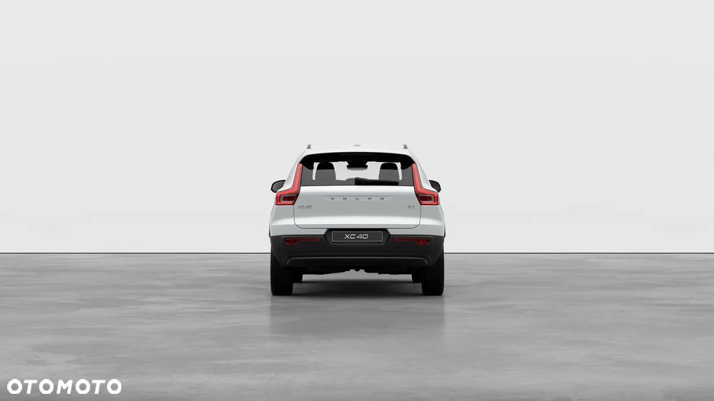 Volvo XC 40 B3 Plus Dark - 4