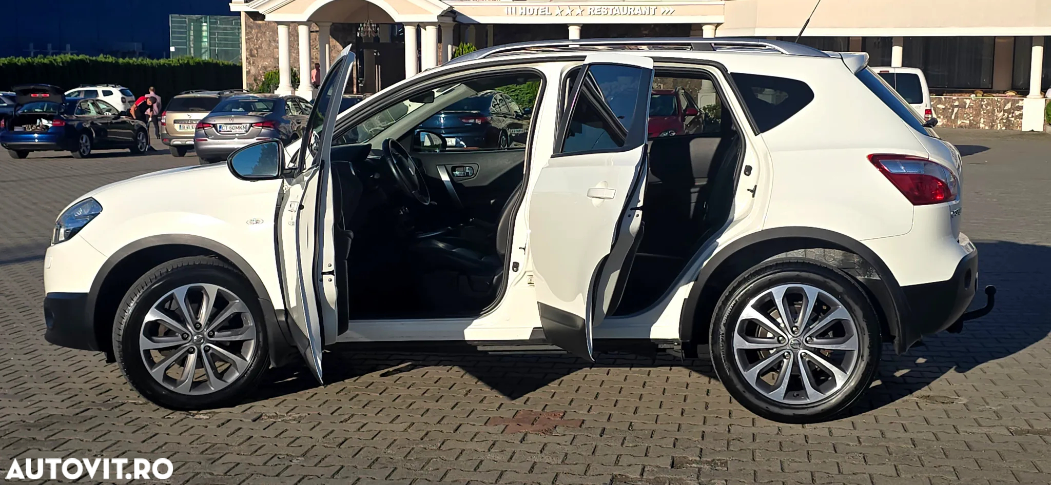 Nissan Qashqai 1.6 DCI ALL-MODE 4x4i TEKNA+ - 3