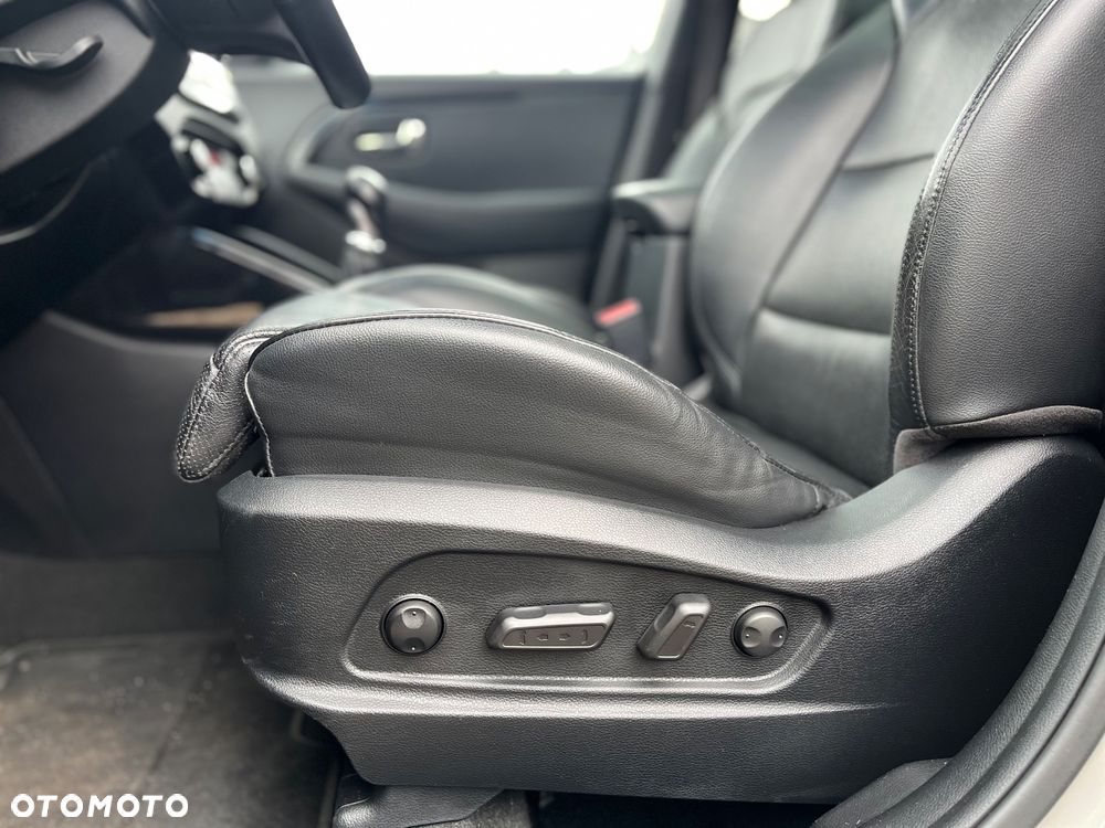 Kia Carens 1.7 CRDi XL 7os - 32