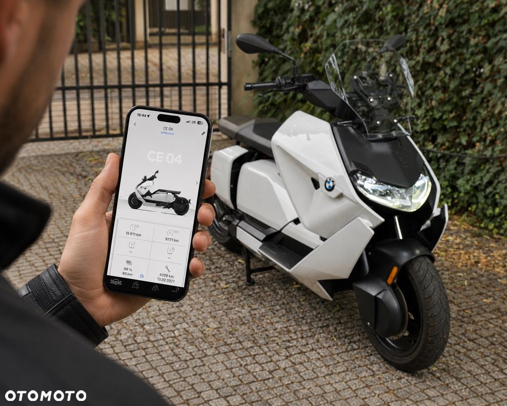 BMW CE 04 - 15