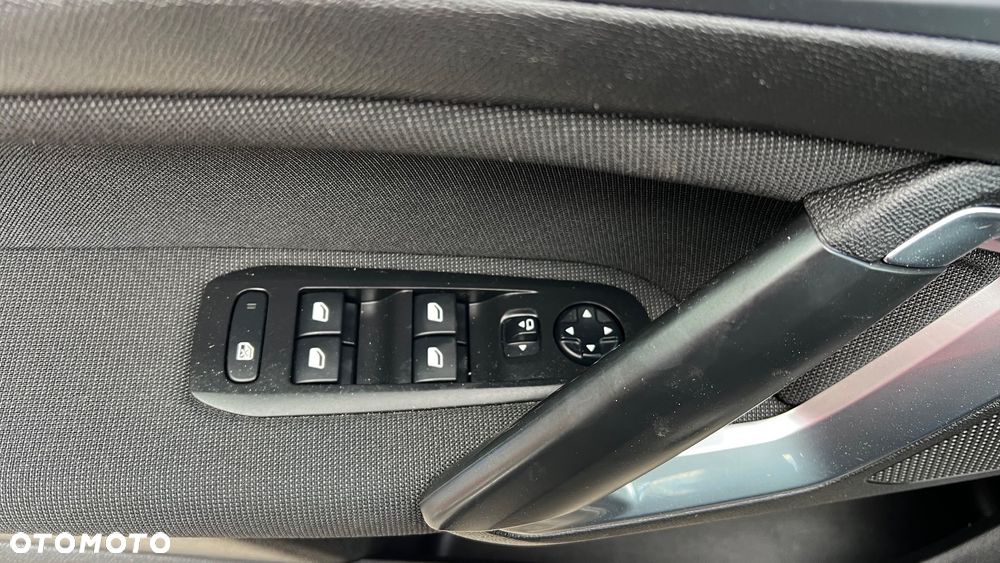 Peugeot 308 BlueHDi 130 EAT8 Stop & Start Allure Business-Paket - 9