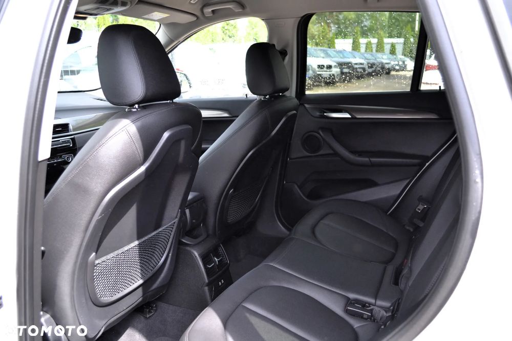 BMW X1 sDrive18i Advantage - 11