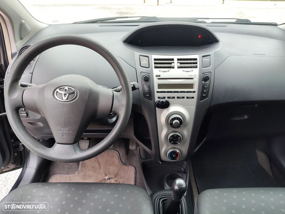 Toyota Yaris 1.0 VVT-i AC - 19