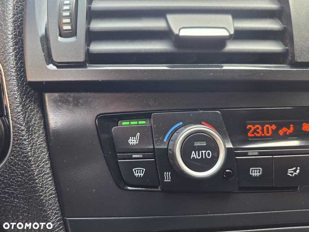 BMW Seria 1 116i - 21