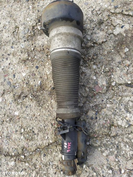 MERCEDES W221 AMORTYZATOR PRZEDNI PRZÓD PRAWY 2010R - 1