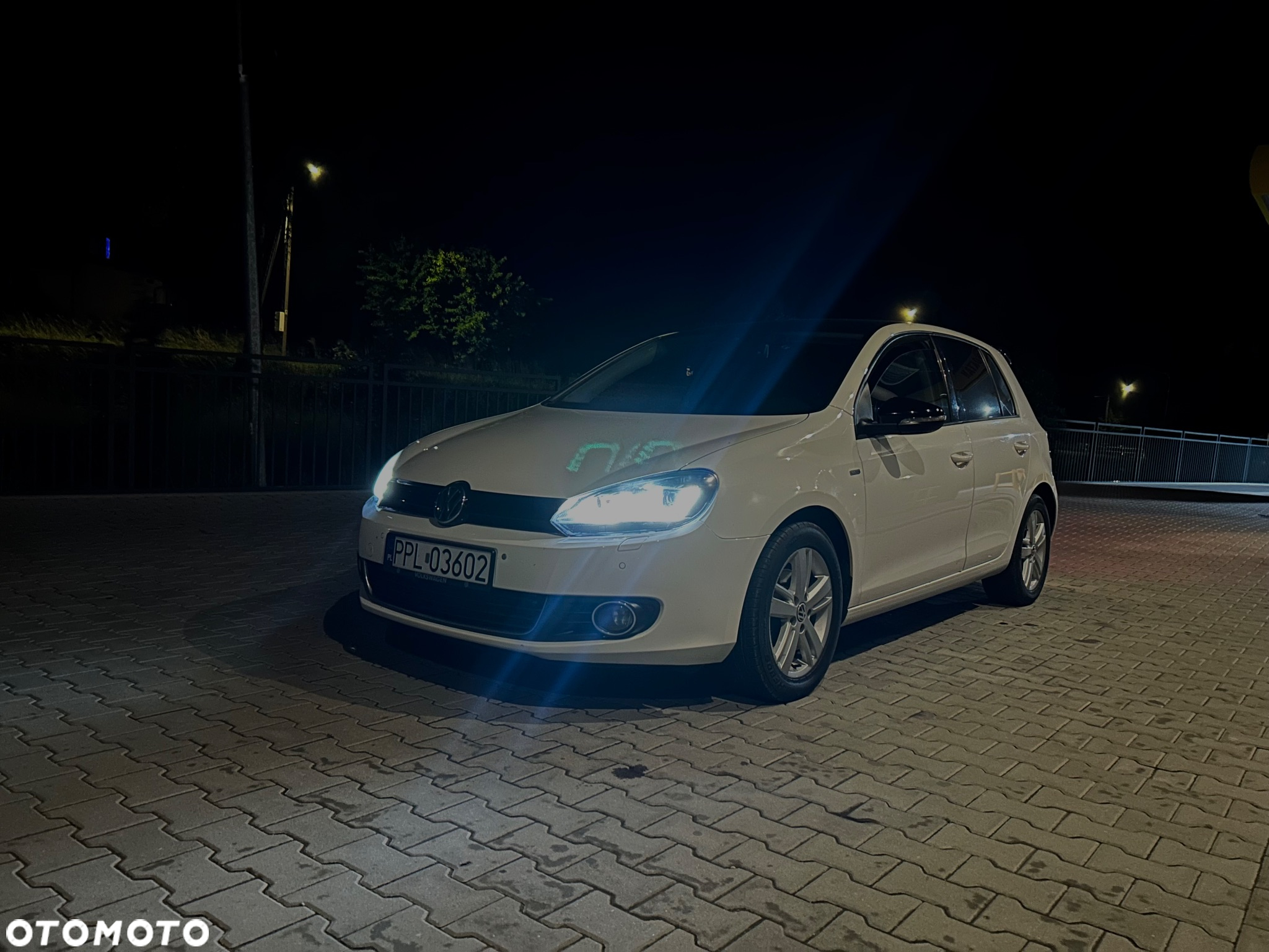 Volkswagen Golf VI 1.6 TDI BlueMot Comfortline - 6