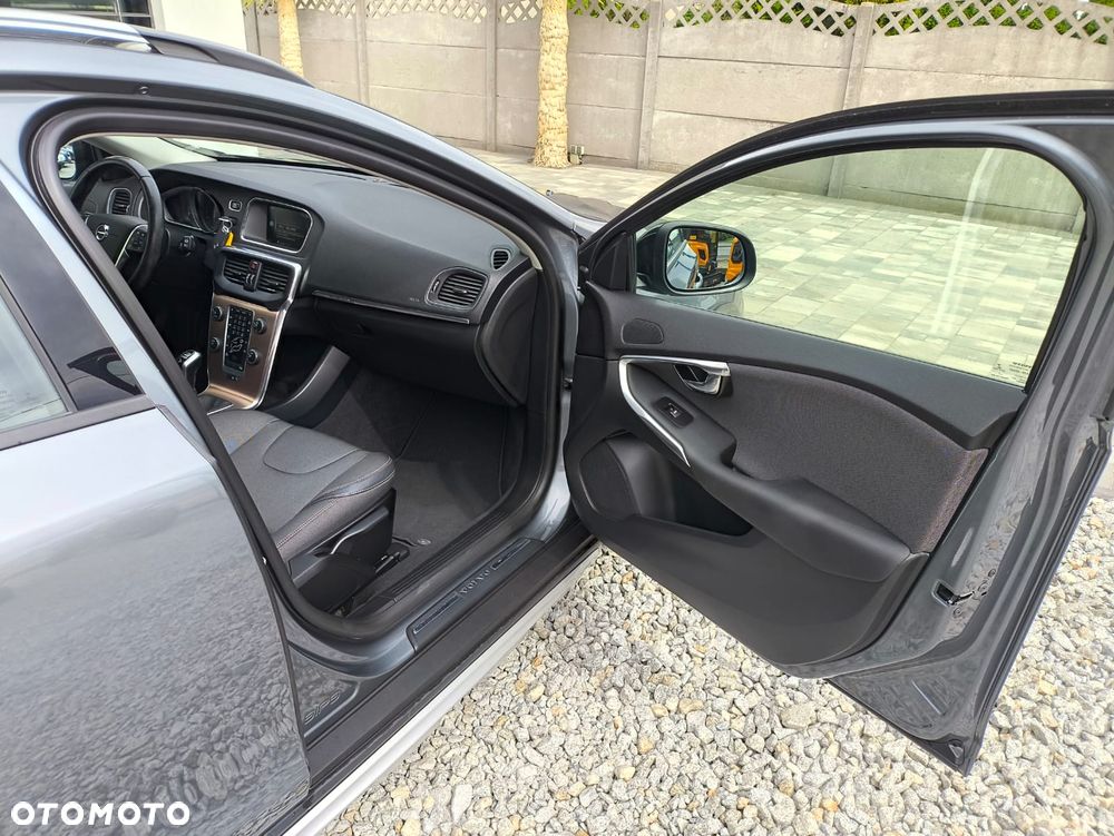 Volvo V40 D3 Momentum - 16
