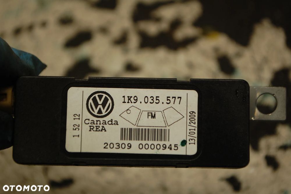 WZMACNIACZ ANTENOWY 1K9035577 VW GOLF V KOMBI GOLF VI KOMBI - 3