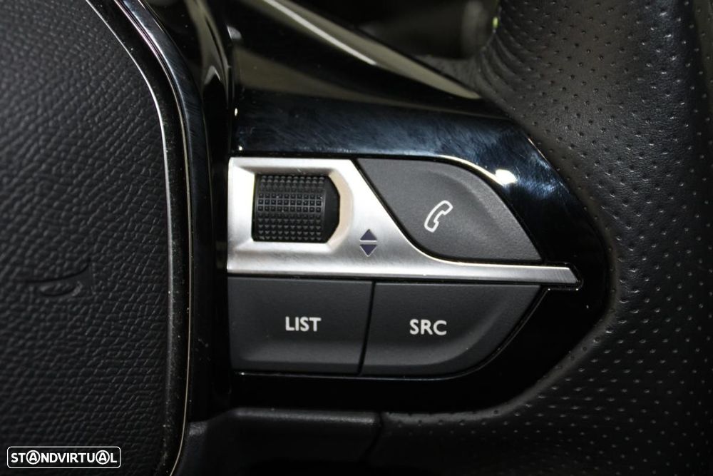 Peugeot e-2008 54 kWh GT - 16