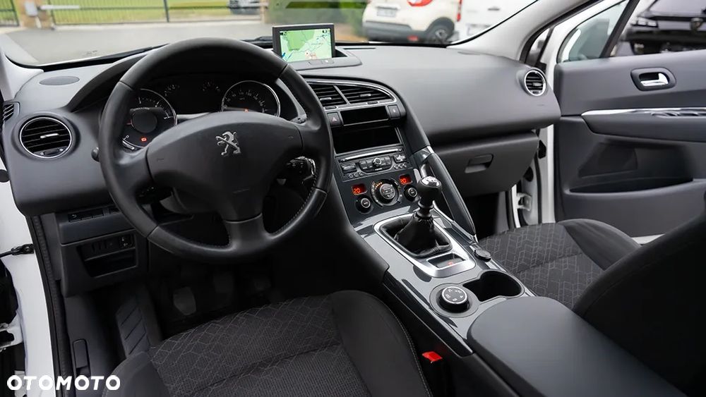 Peugeot 3008 HDi 115 Active - 32