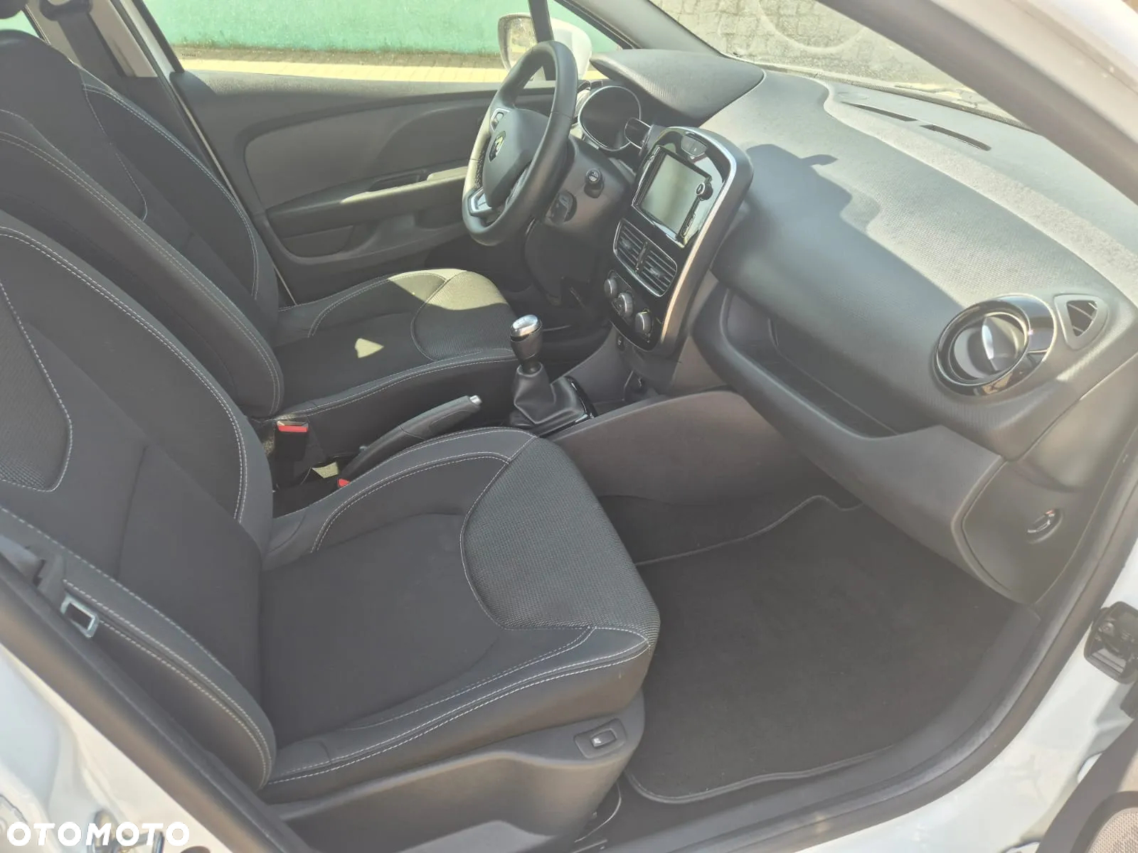 Renault Clio - 11