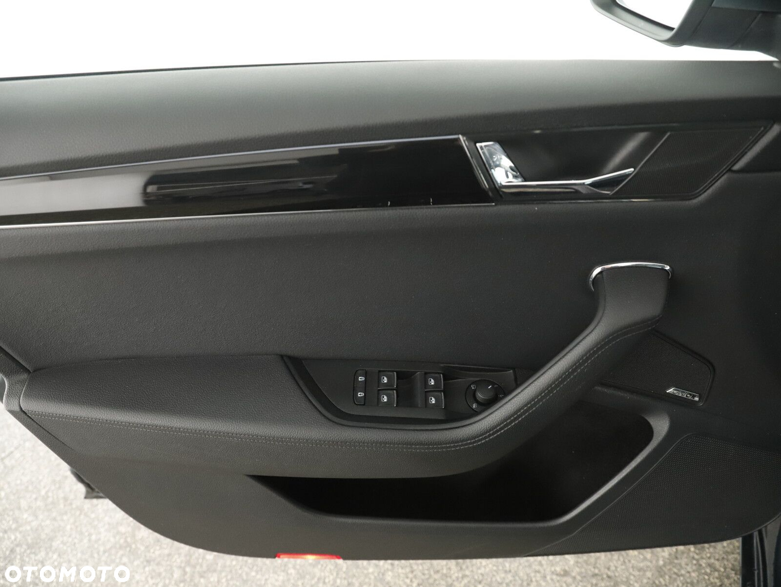 Skoda Superb 2.0 TDI SCR L&K DSG - 10