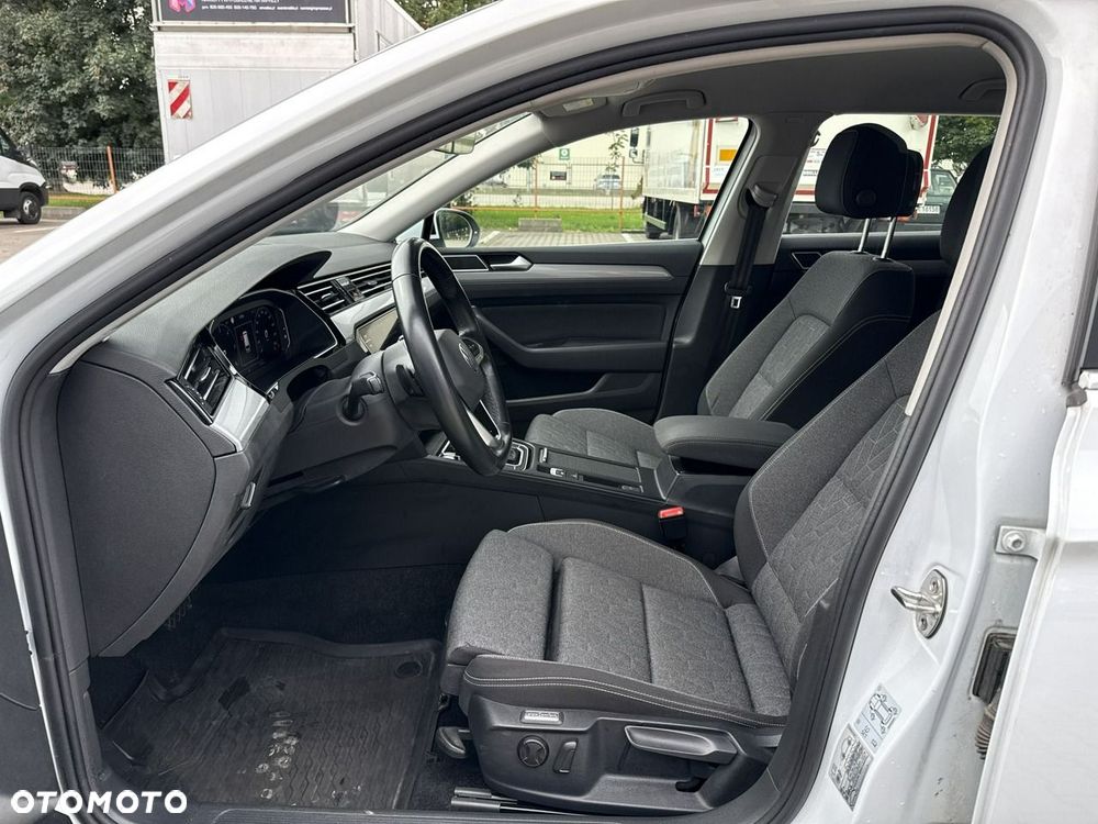 Volkswagen Passat 2.0 TDI SCR DSG Business - 11
