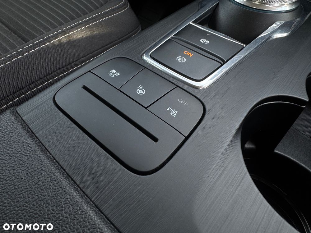 Ford Kuga 2.5 FHEV FWD Titanium - 29