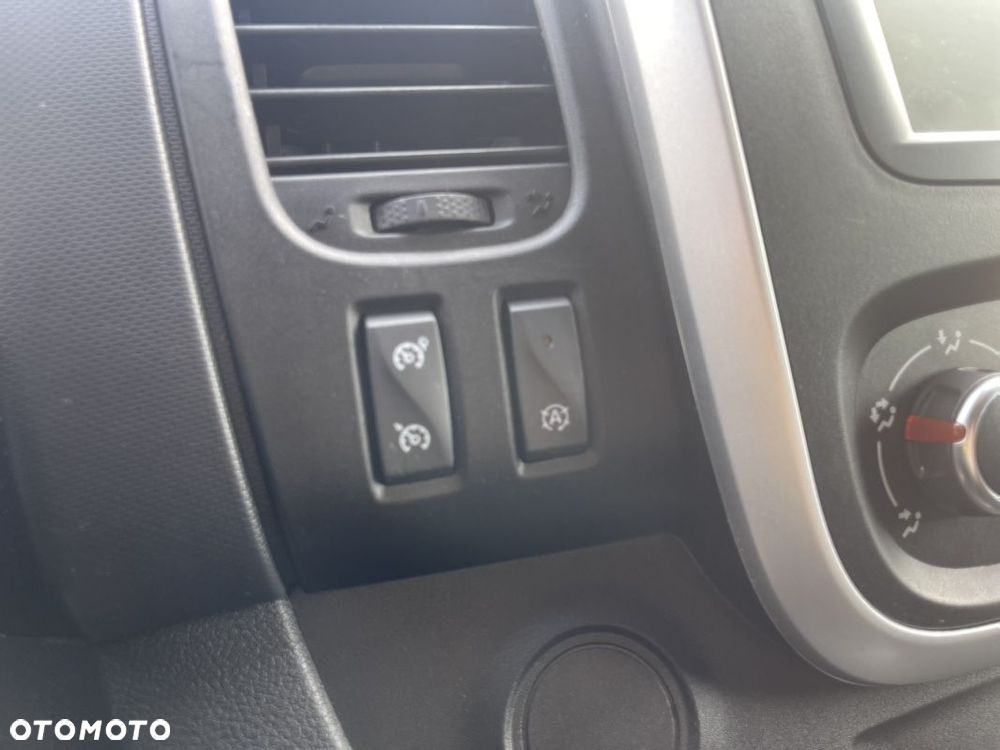 Renault Trafic - 16