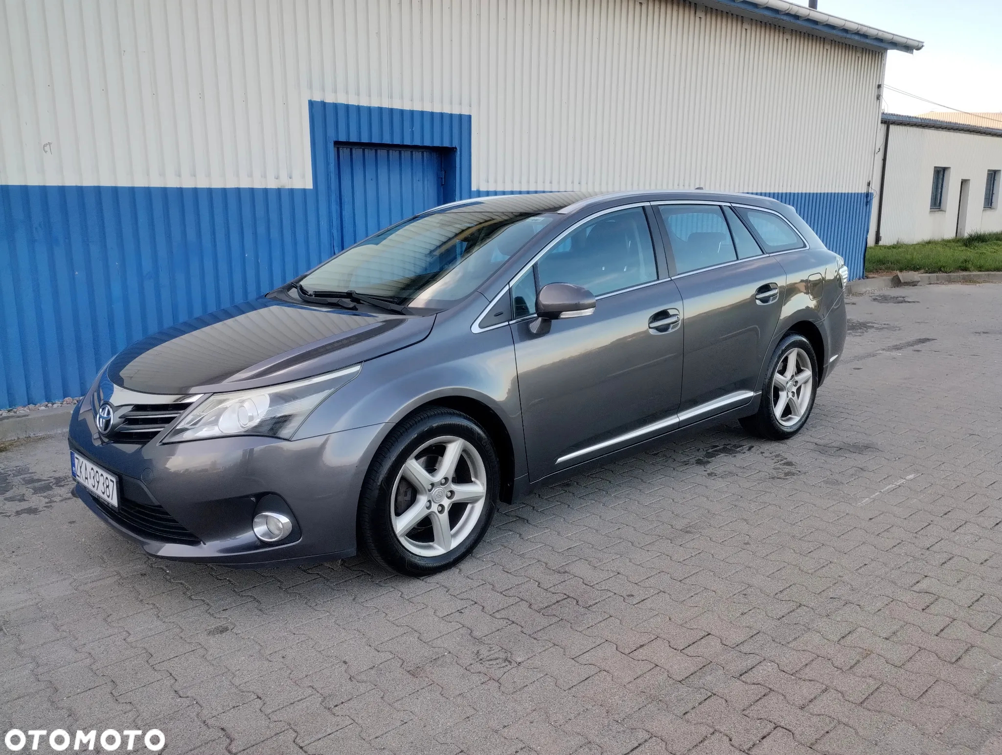Toyota Avensis 1.8 Premium - 14