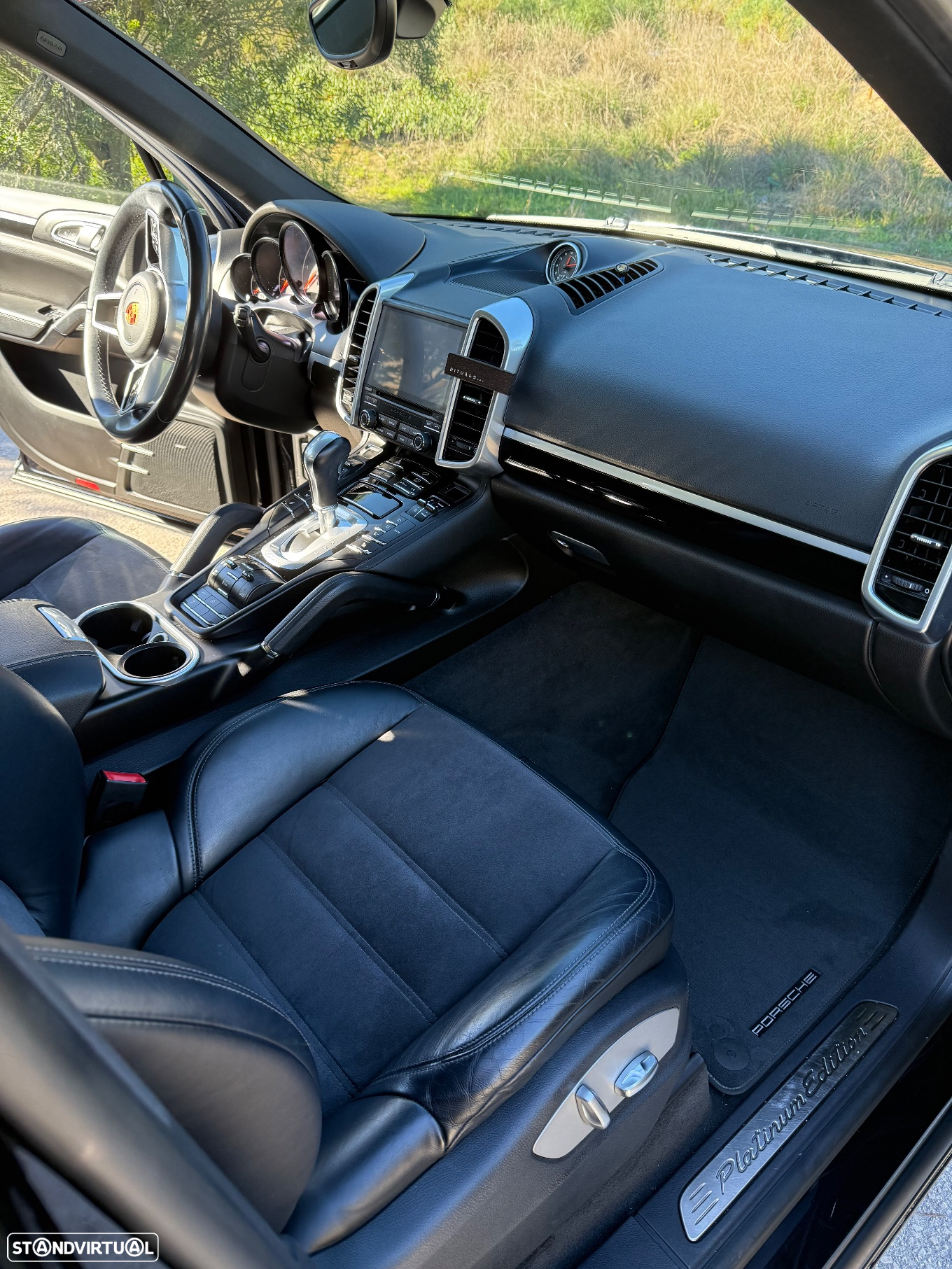 Porsche Cayenne Platinum Edition - 10