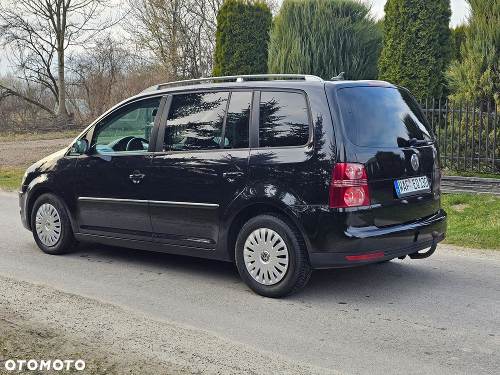 Volkswagen Touran 2.0 TDI DPF Highline - 24