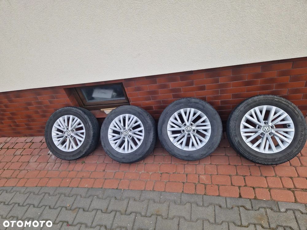 Volkswagen T-Roc - 3