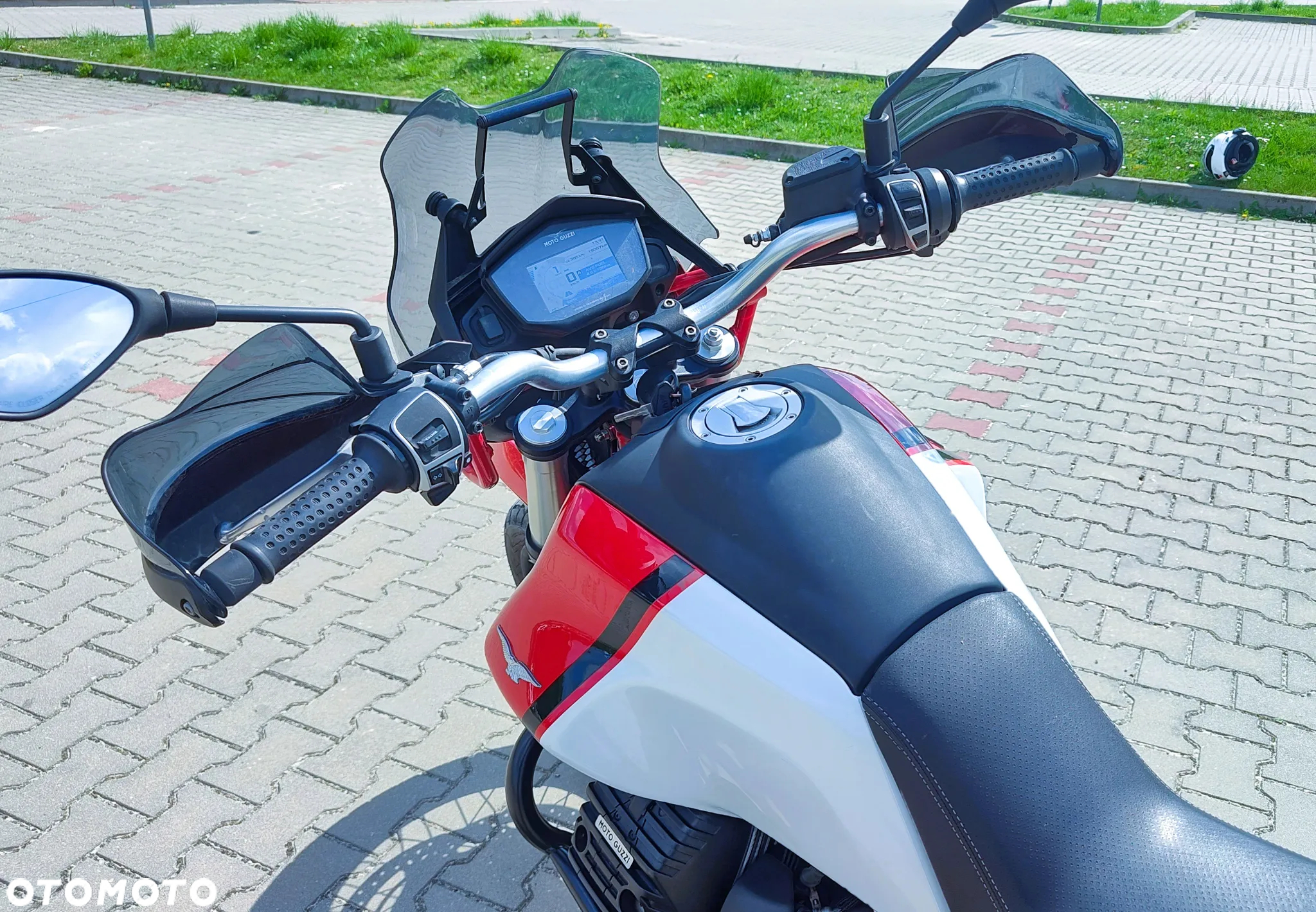 Moto Guzzi V85 - 6