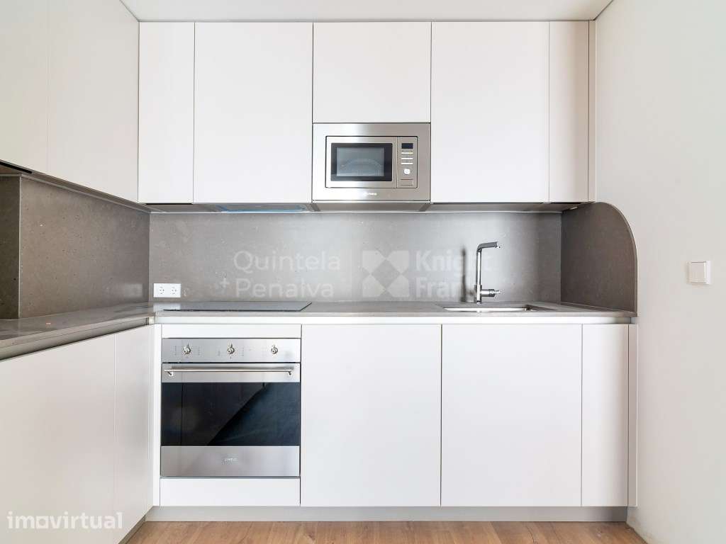 Apartamento T2 com varanda para arrendamento em Algés - Grande imagem: 4/15