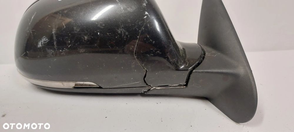 .  LUSTERKO ELEKTRYCZNE SKODA OCTAVIA 2 LIFT PRAWE 7PIN LF9R CZARNY !USZKODZONY MIGACZ+OBUDOWA! !BRAK KOSTKI! !PODŚWIETLANE! - 2