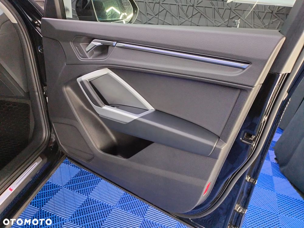 Audi Q3 Sportback - 13