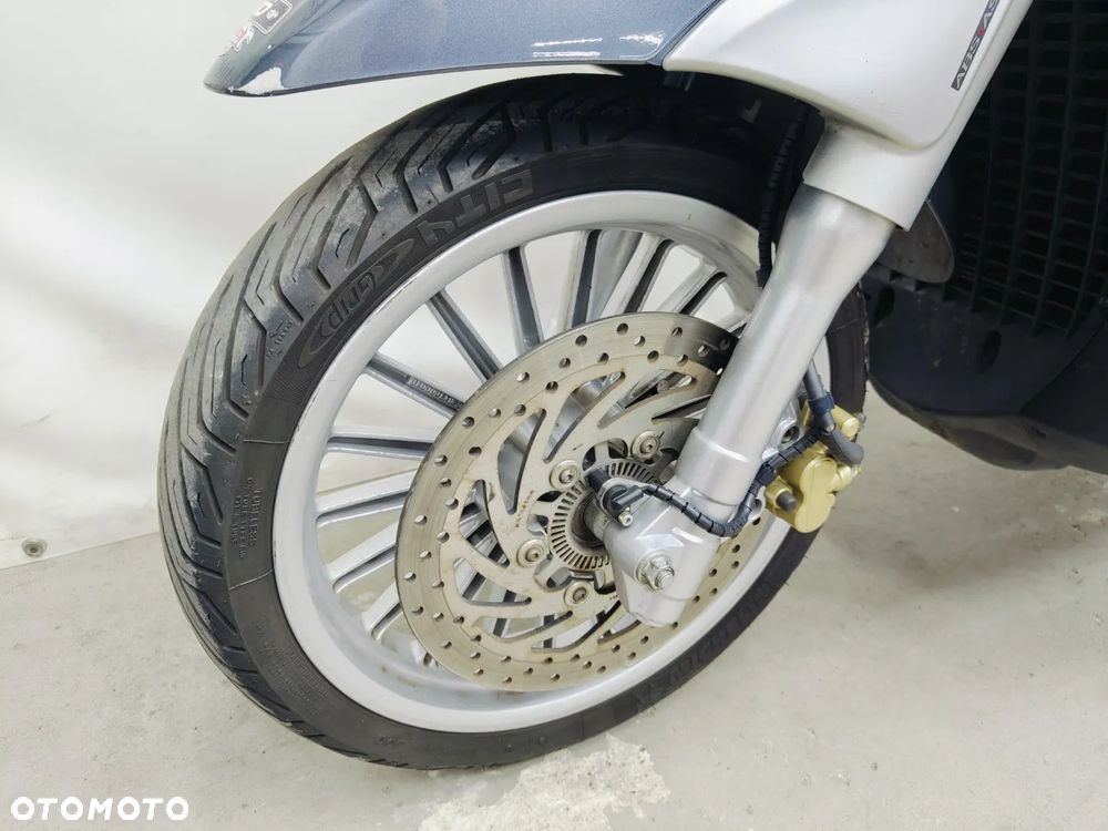 Piaggio Beverly - 18