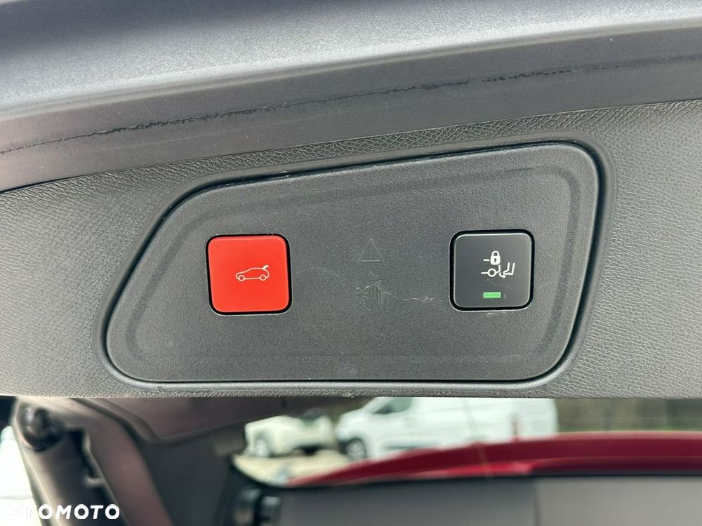 Peugeot 3008 1.2 PureTech Allure S&S EAT8 - 11
