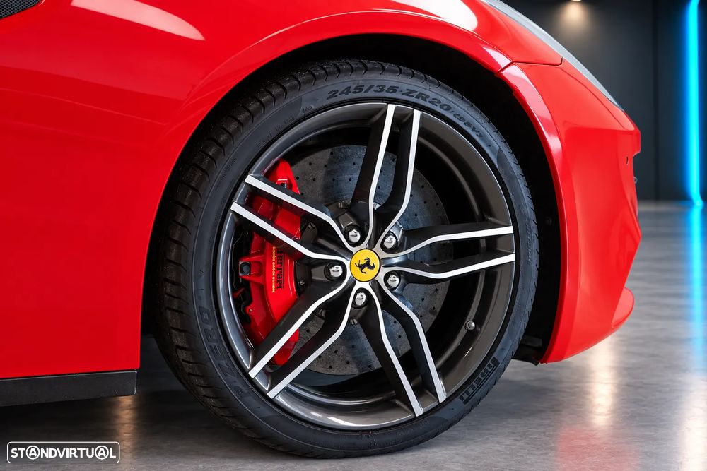 Ferrari FF 6.3 V12 - 8