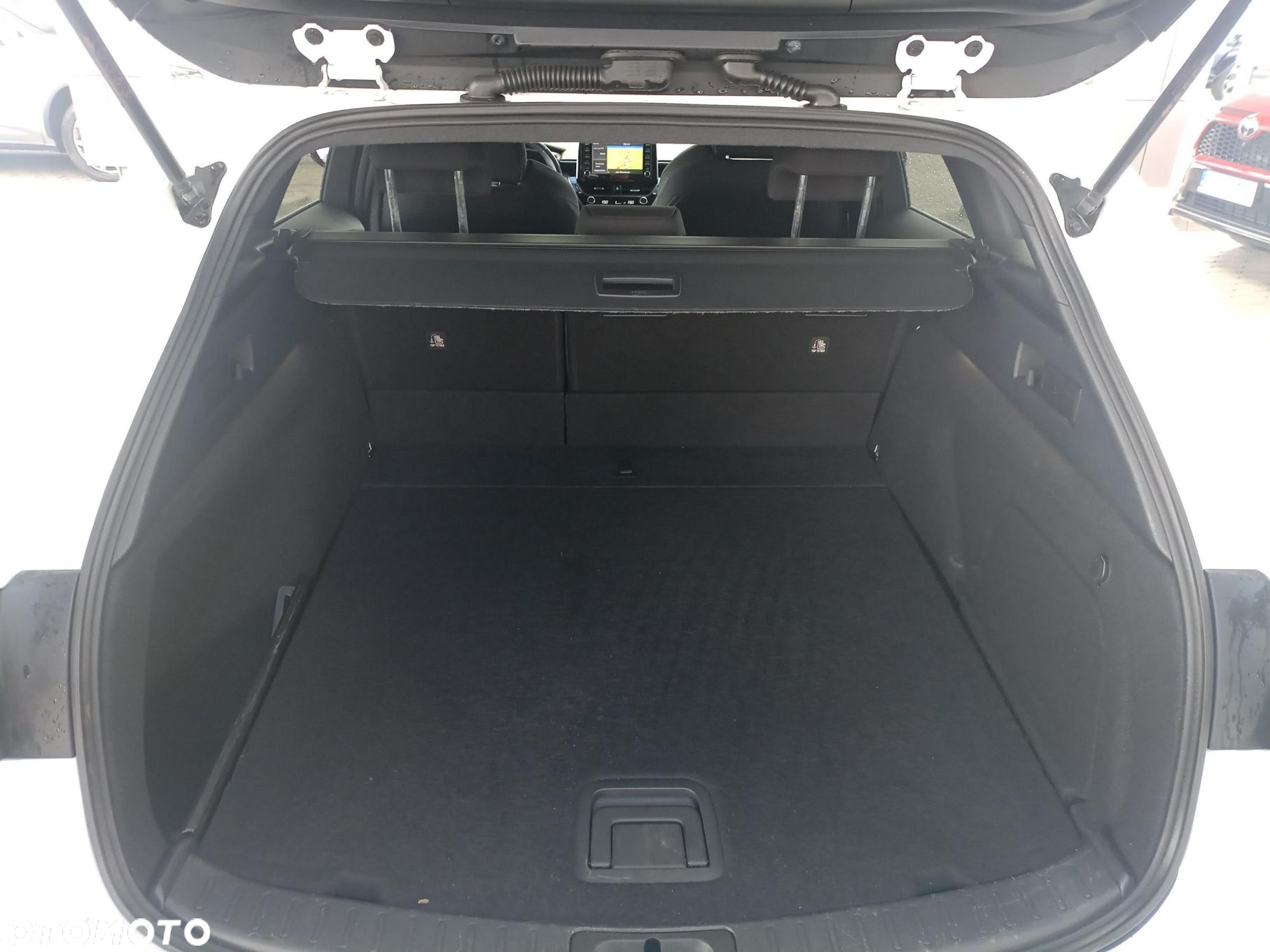 Toyota Corolla 2.0 Hybrid Comfort - 10