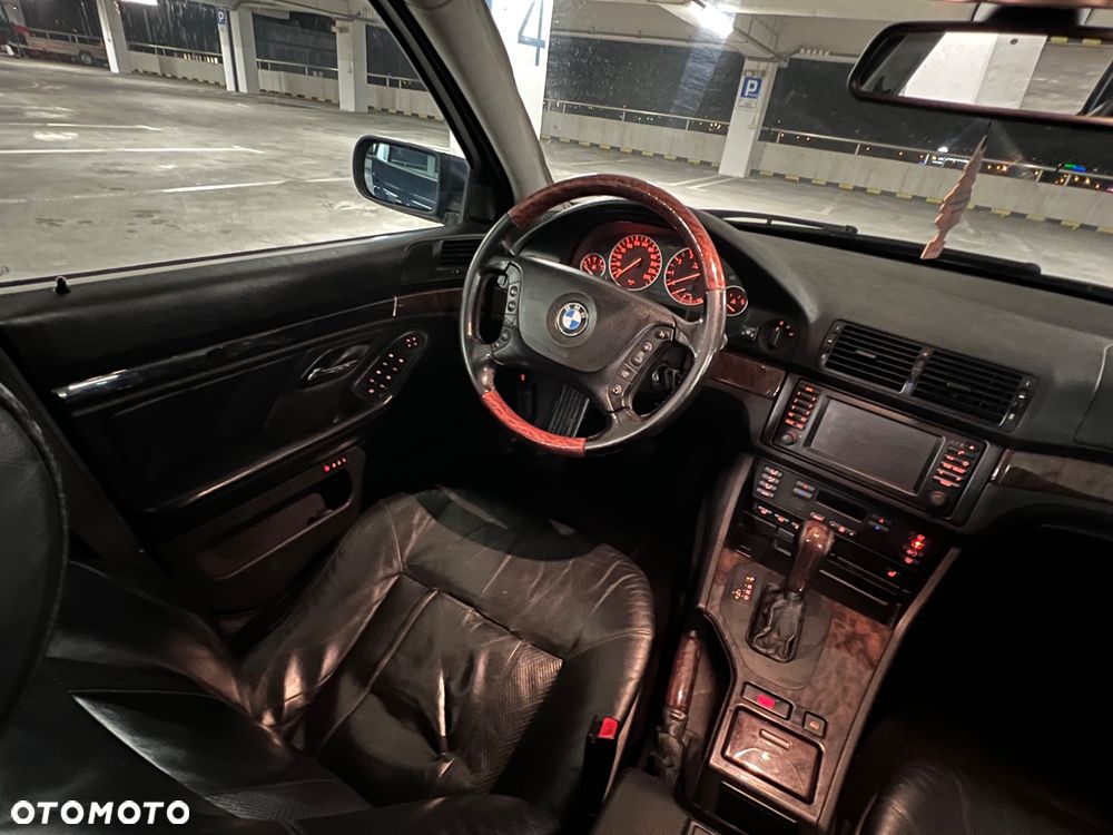 BMW Seria 5 - 35