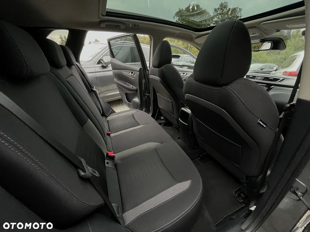 Nissan Qashqai 1.6 DIG-T N-Connecta - 17