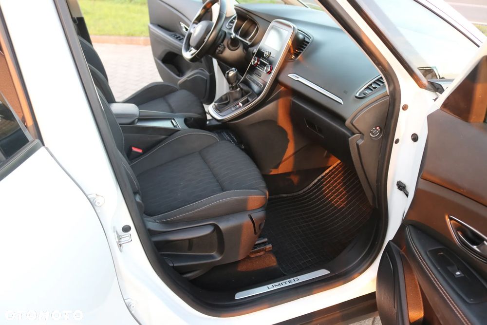 Renault Grand Scenic - 20