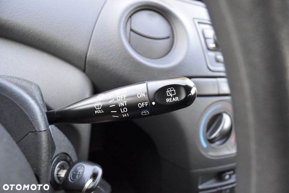 Toyota Yaris 1.0 Edition - 28