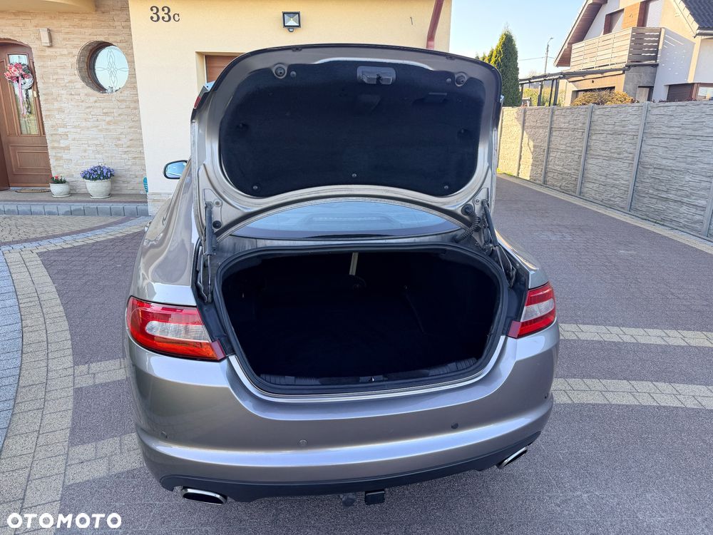 Jaguar XF 2.7 V6 Premium Luxury - 18
