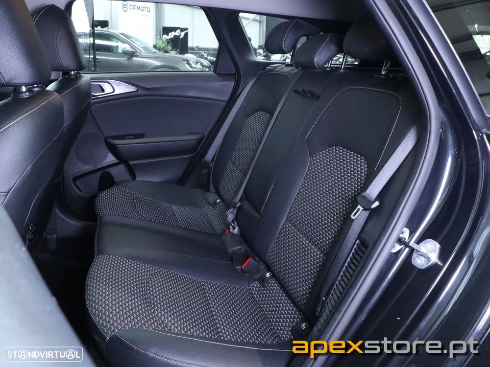 Kia Ceed SW 1.6 GDi PHEV Drive 6DCT - 12