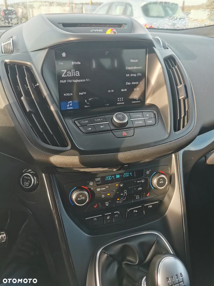 Ford Kuga 1.5 EcoBoost 2x4 ST-Line - 16