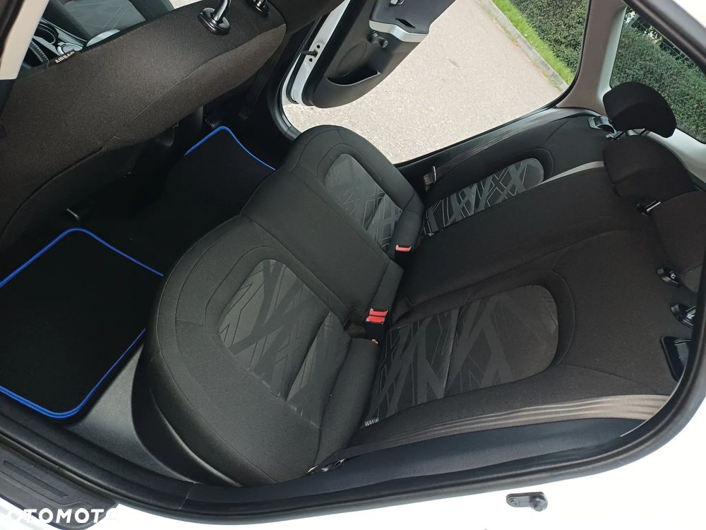 Kia Ceed - 9
