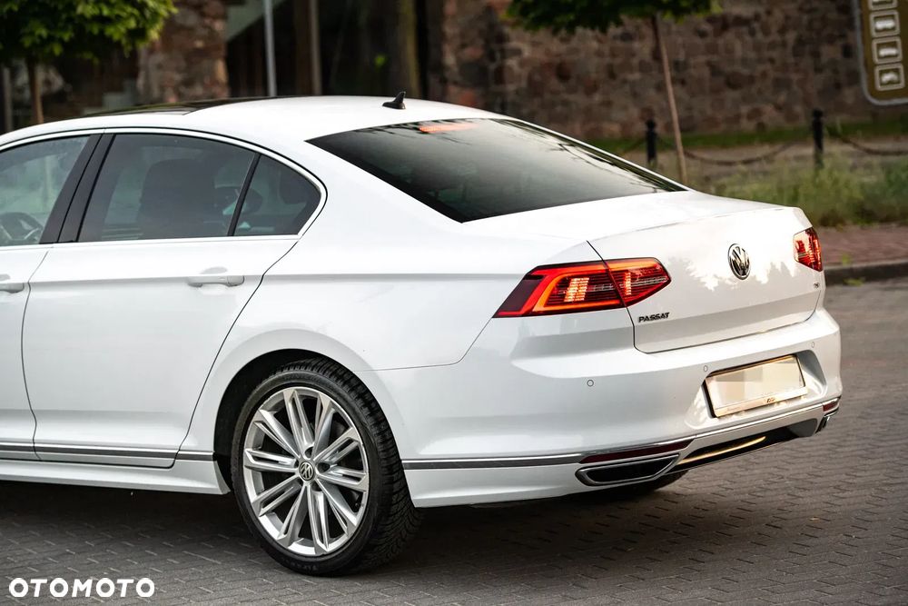 Volkswagen Passat - 10