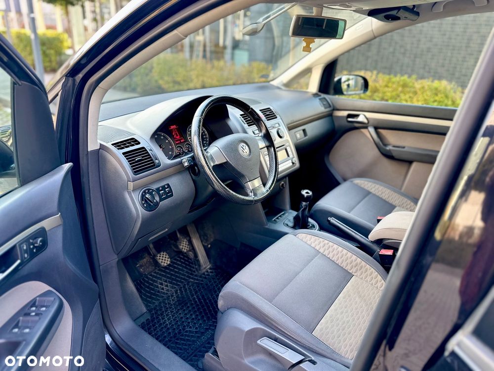 Volkswagen Touran 1.4 TSI Cross - 17